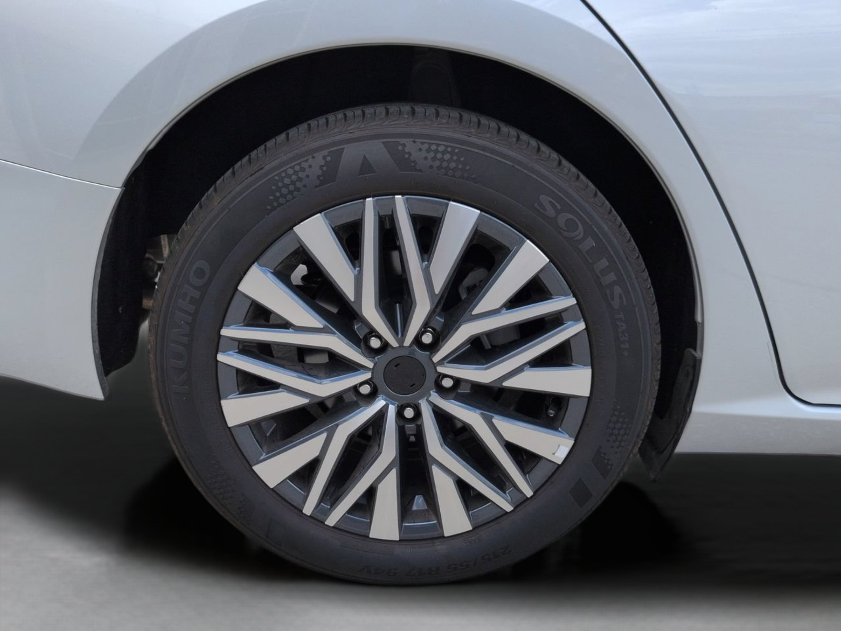 Used 2025 Brilliant Silver Metallic Nissan 2.5 SV image 10
