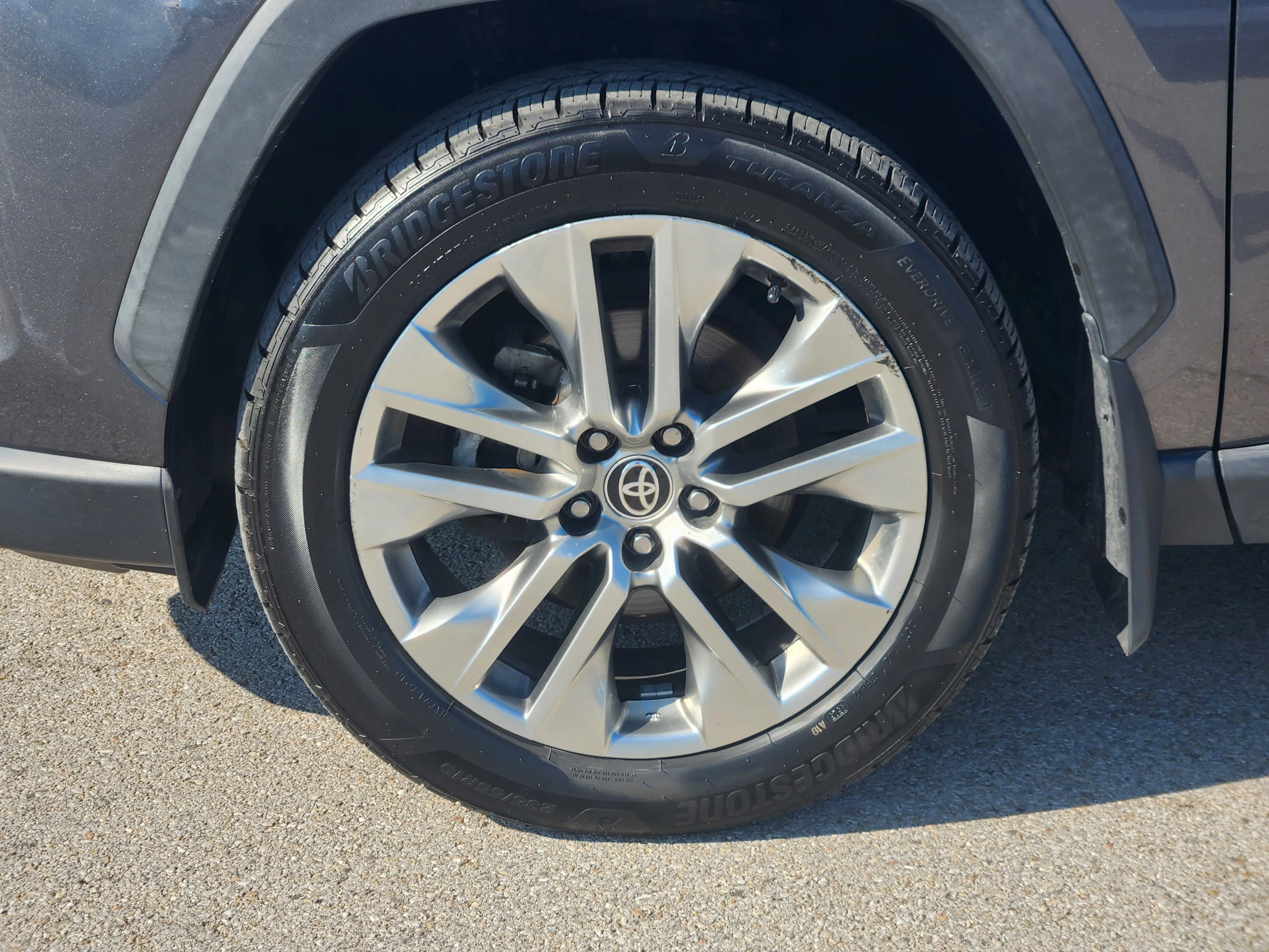 Used 2021 Gray Toyota XLE Premium image 10