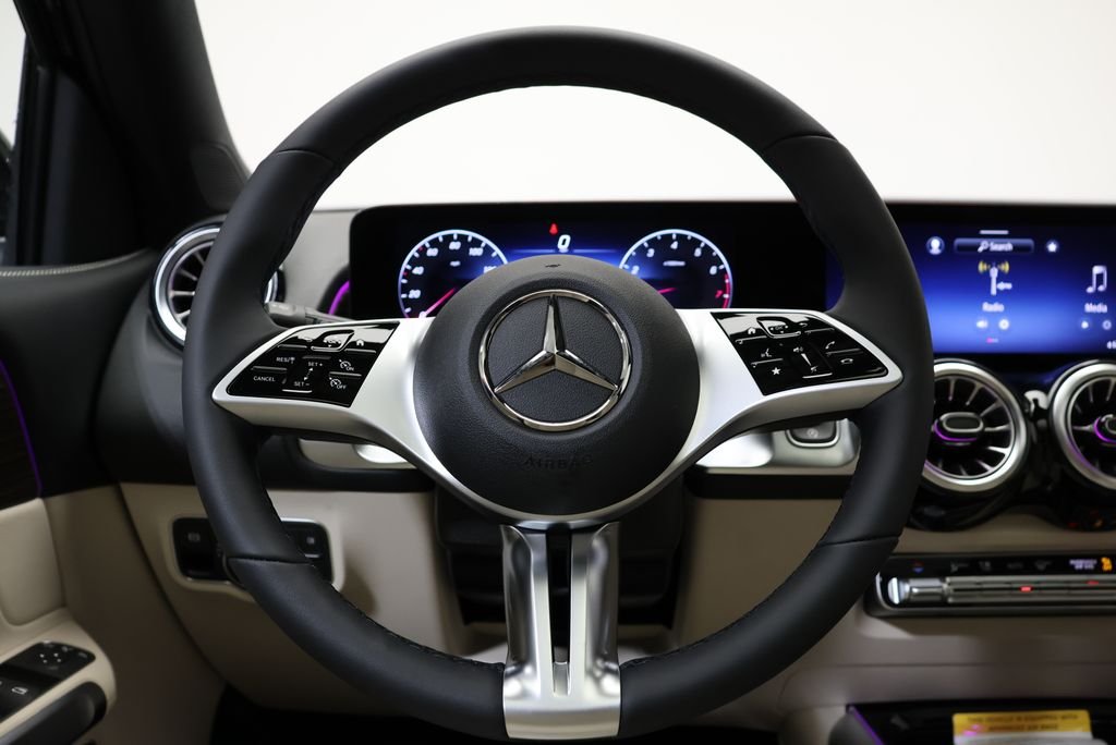 Used 2026 Night Black Mercedes-Benz GLB 250 image 20