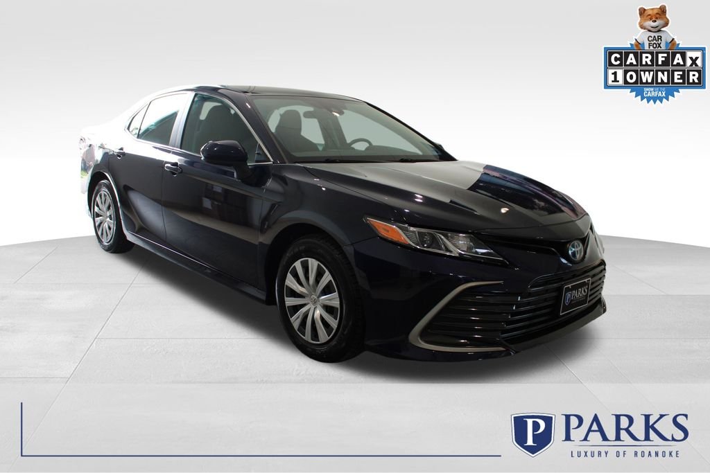 2022 Toyota Camry LE
