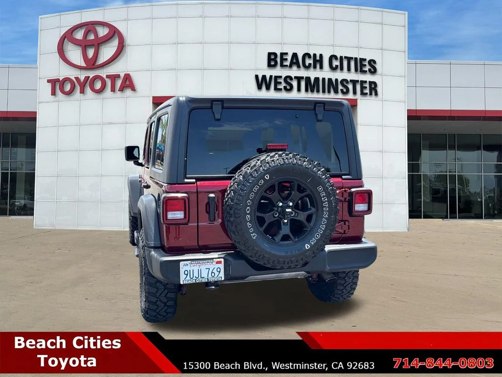 Used 2021  Jeep Unlimited Willys image 9
