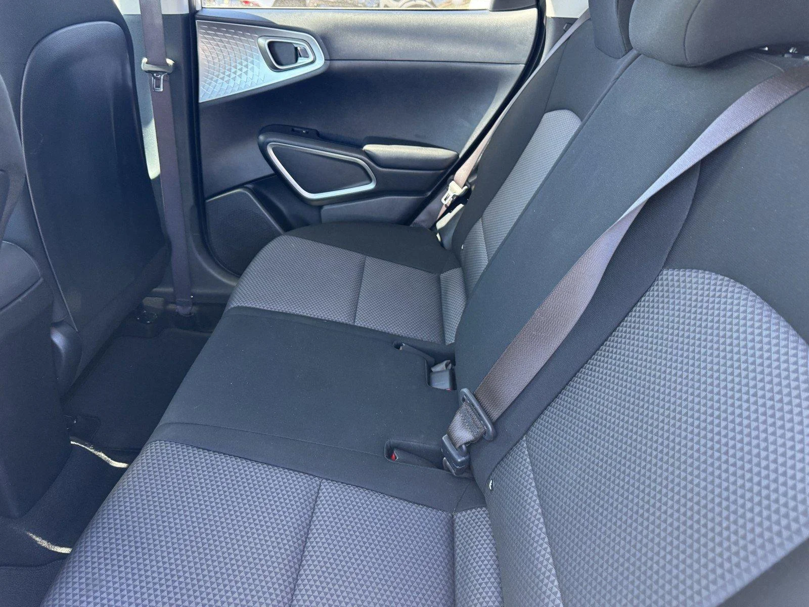 Used 2024 Snow White Pearl Kia LX image 13