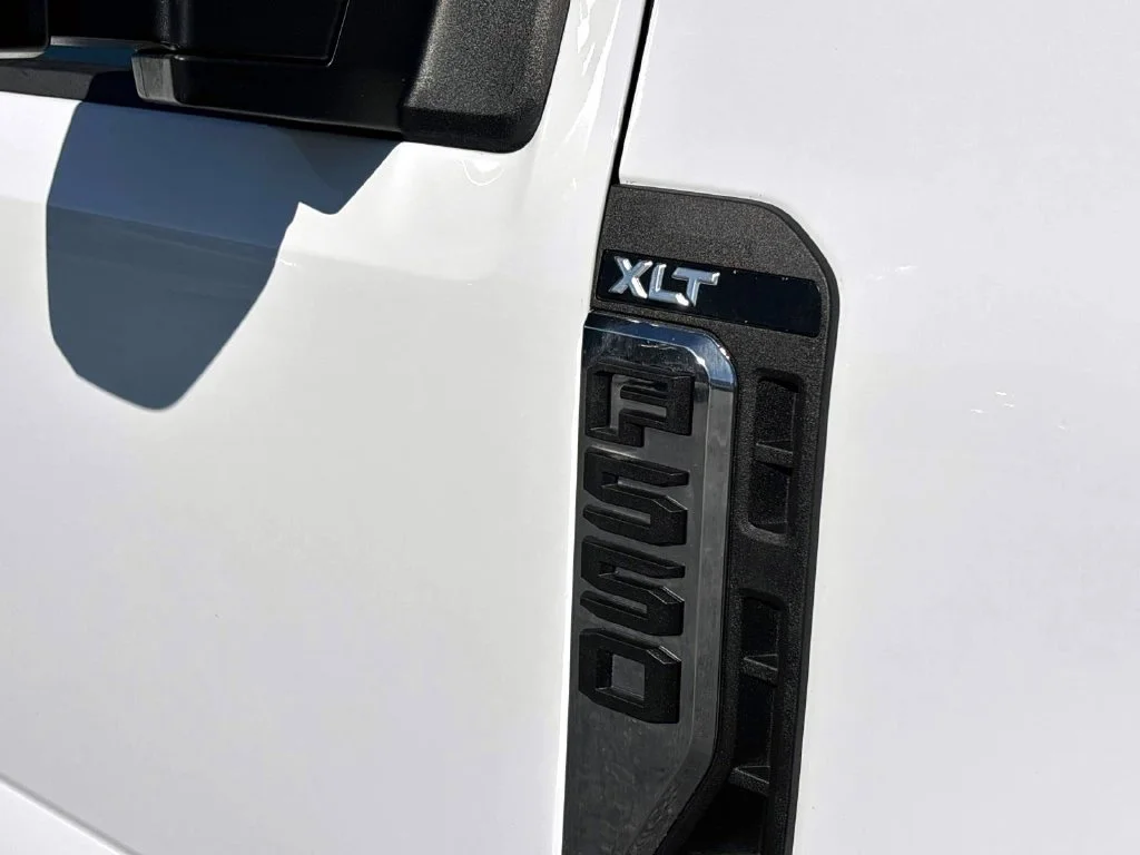 Used 2024 Oxford White Ford XLT image 5