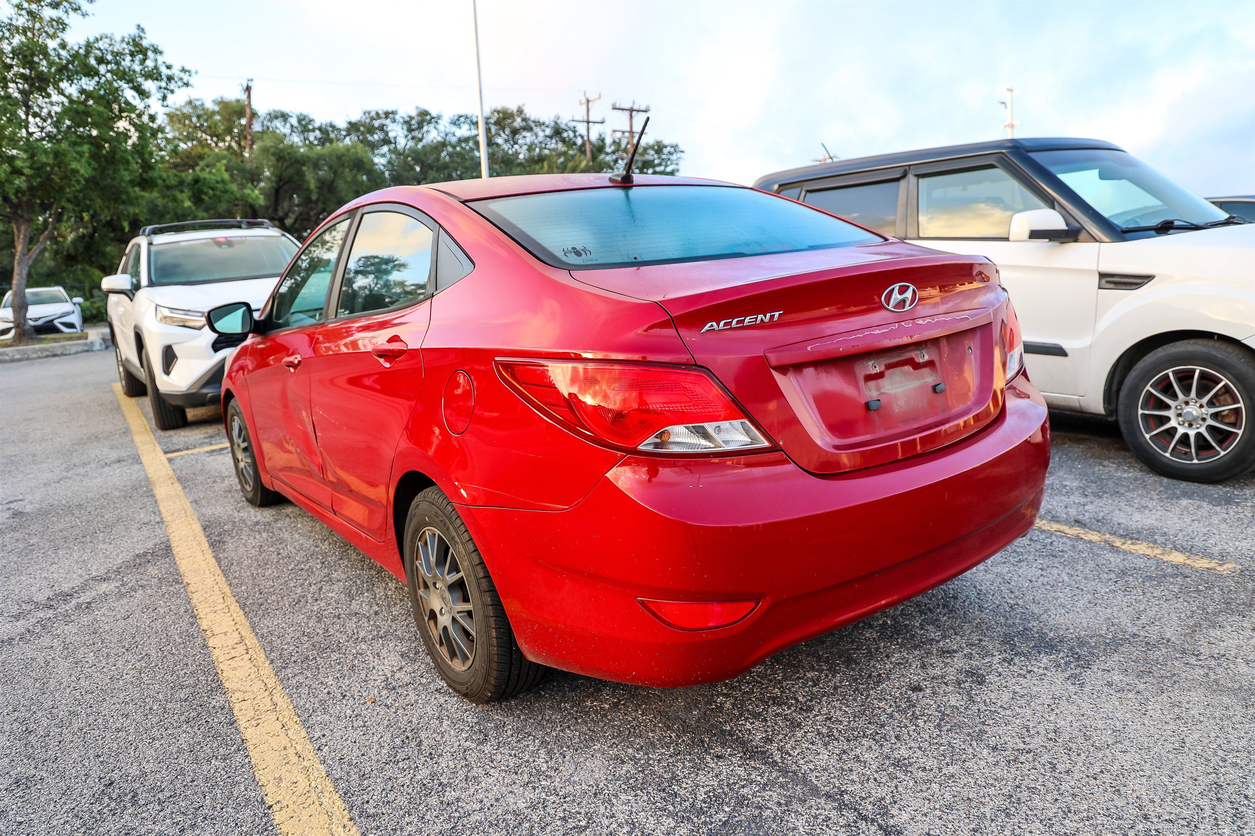 Used 2017 Boston Red Metallic Hyundai SE image 8