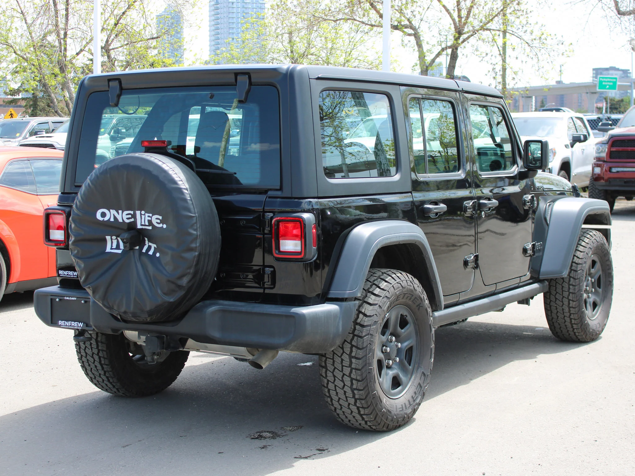 Certified Used 2024 Black Jeep Sport * No Accidents | Hardtop | 3.6L V6 | Skid Plates | Local Trade-In | Apple CarPlay image 15