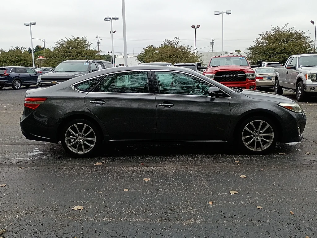Used 2014 Magnetic Gray Metallic Toyota XLE image 2