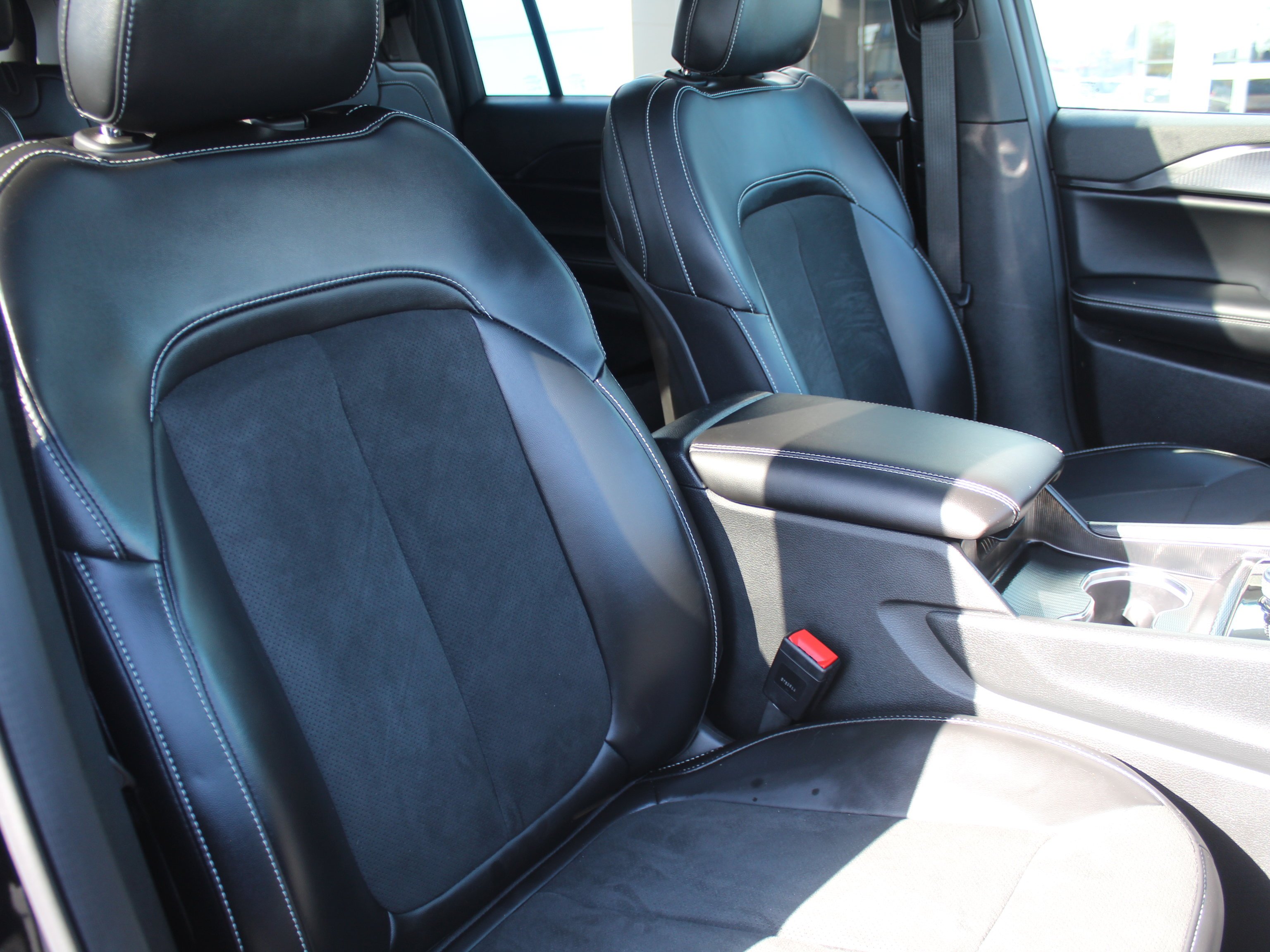 Used 2025 Black Jeep Altitude X image 32