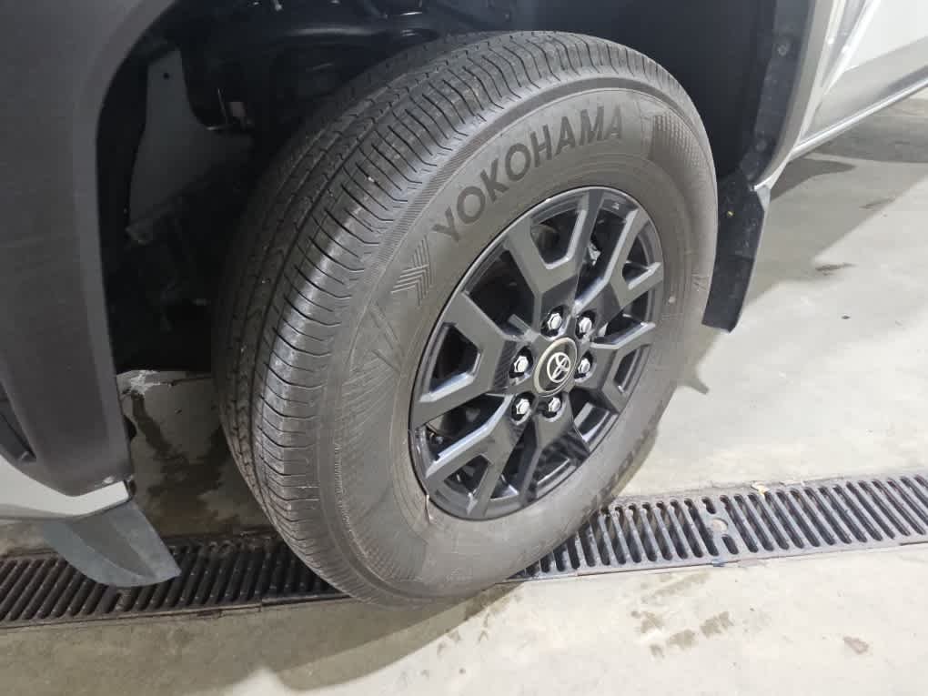 Used 2026 Cutting Edge Toyota SR5 image 7