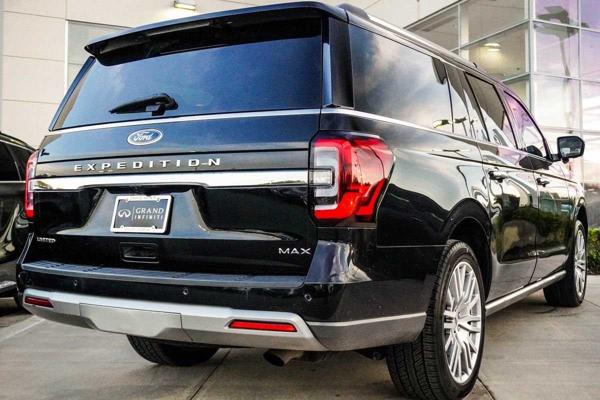 Used 2022 Black Ford Limited image 7