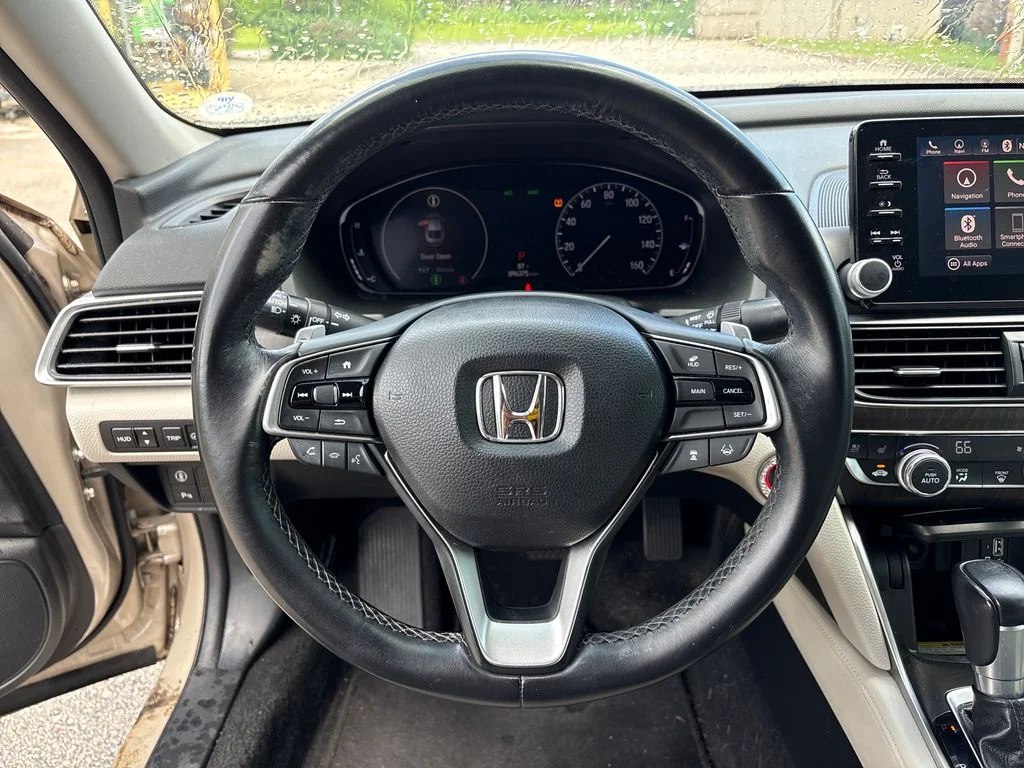 Certified Used 2018 Beige Honda Touring image 16