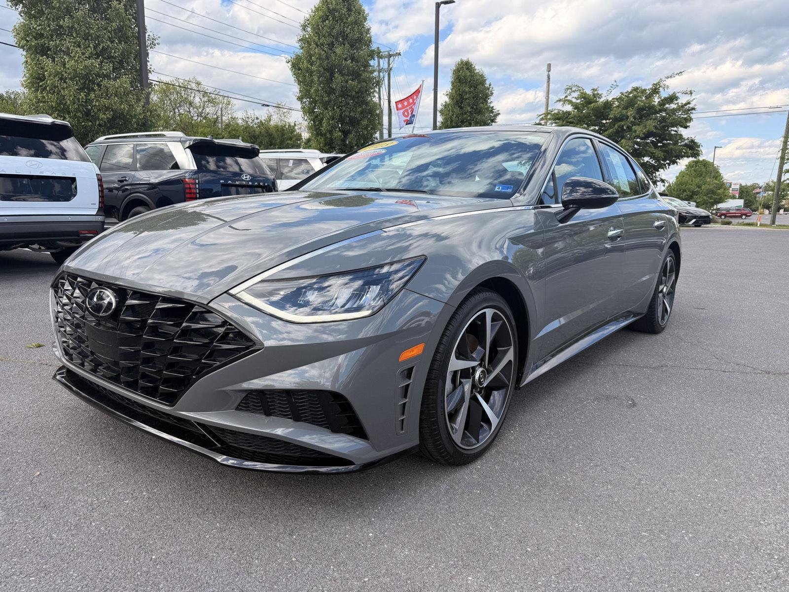 Used 2023 Hampton Gray Hyundai SEL Plus image 7