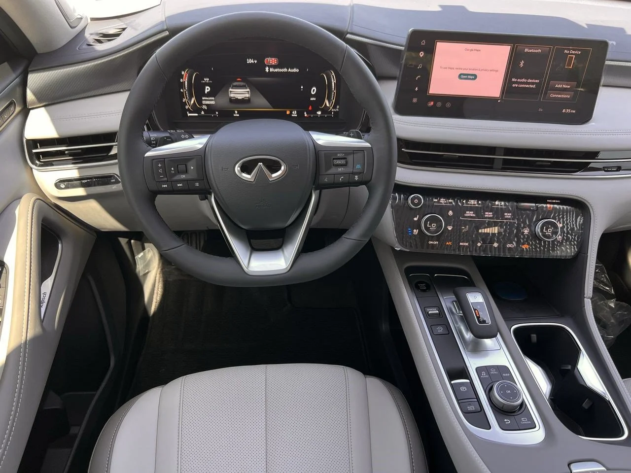 New 2027 RADIANT WHITE INFINITI Luxe FWD image 10