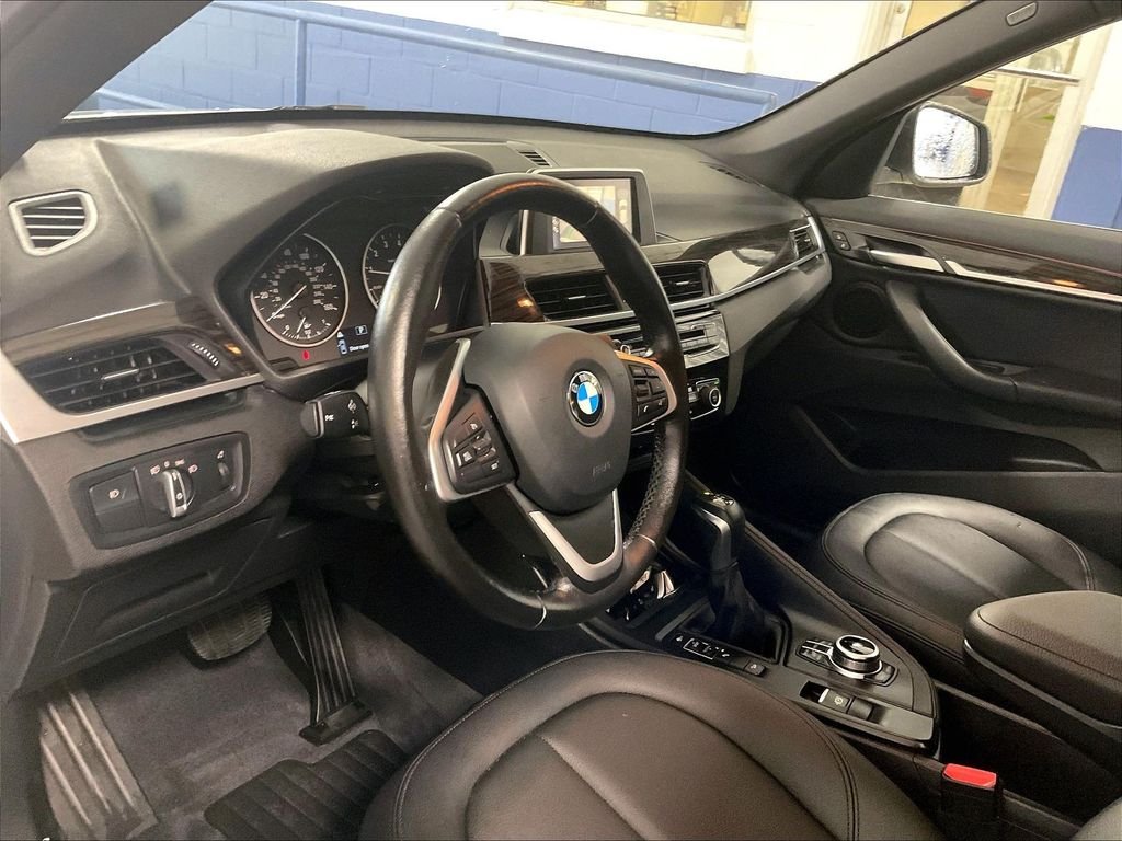 Used 2017 White BMW xDrive28i image 8