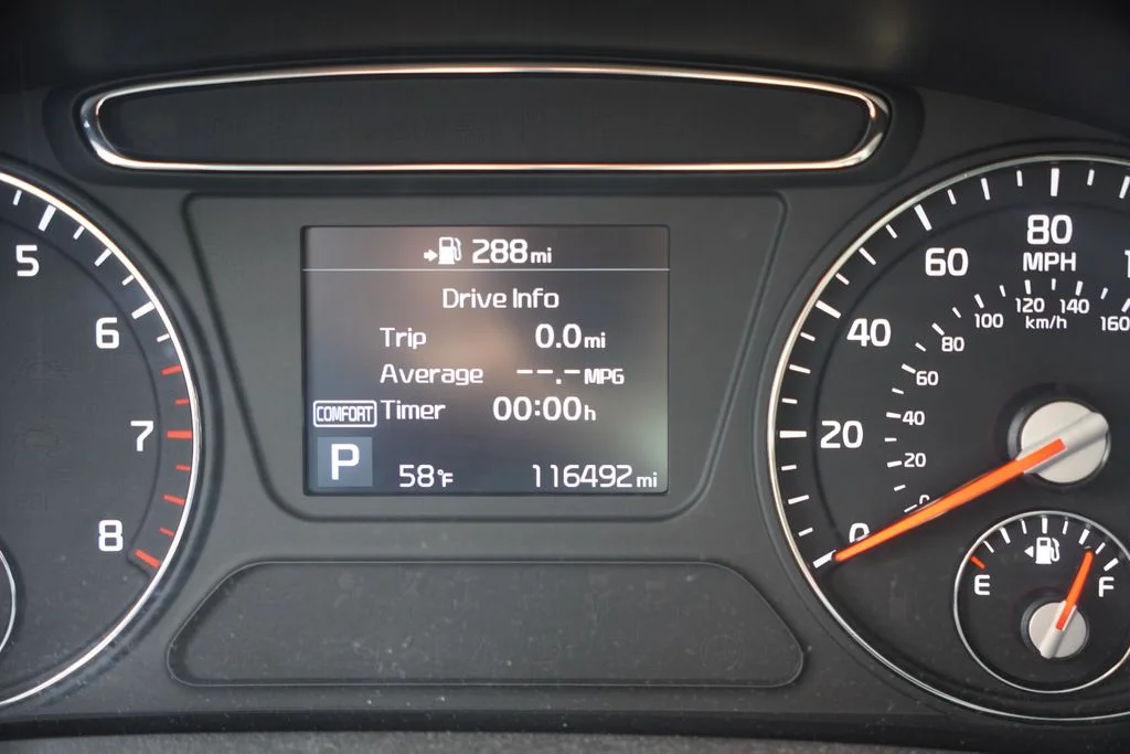 Used 2020 Sparkling Silver Kia LX image 6