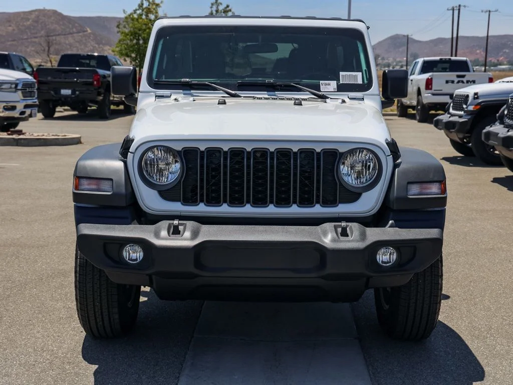 New 2026 Bright White Clear-Coat Exterior Paint Jeep Sport image 9