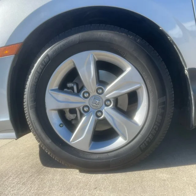 Used 2019 Lunar Silver Metallic Honda EX-L image 19