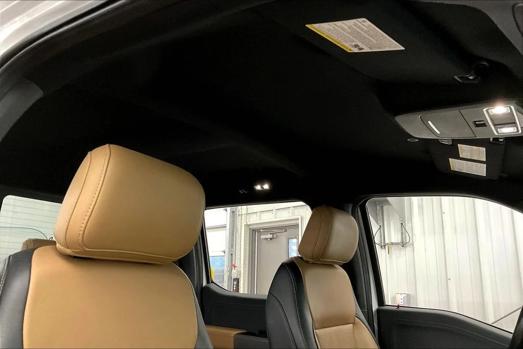 Used 2021 White Ford Lariat image 27