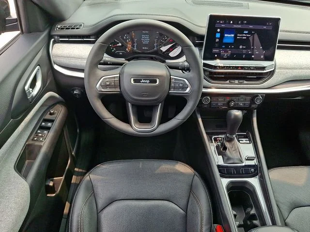 Used 2023 Black Jeep Latitude Lux image 12