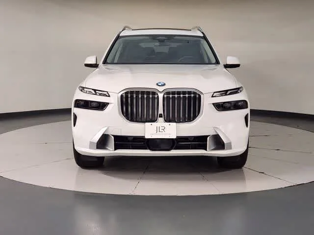 Used 2025 Alpine White BMW xDrive40i image 9