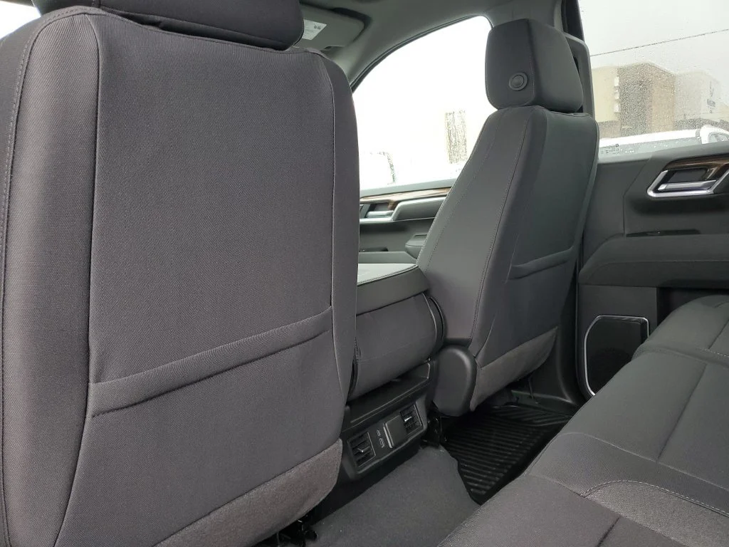 New 2026 Summit White Chevrolet LT (2FL) image 25