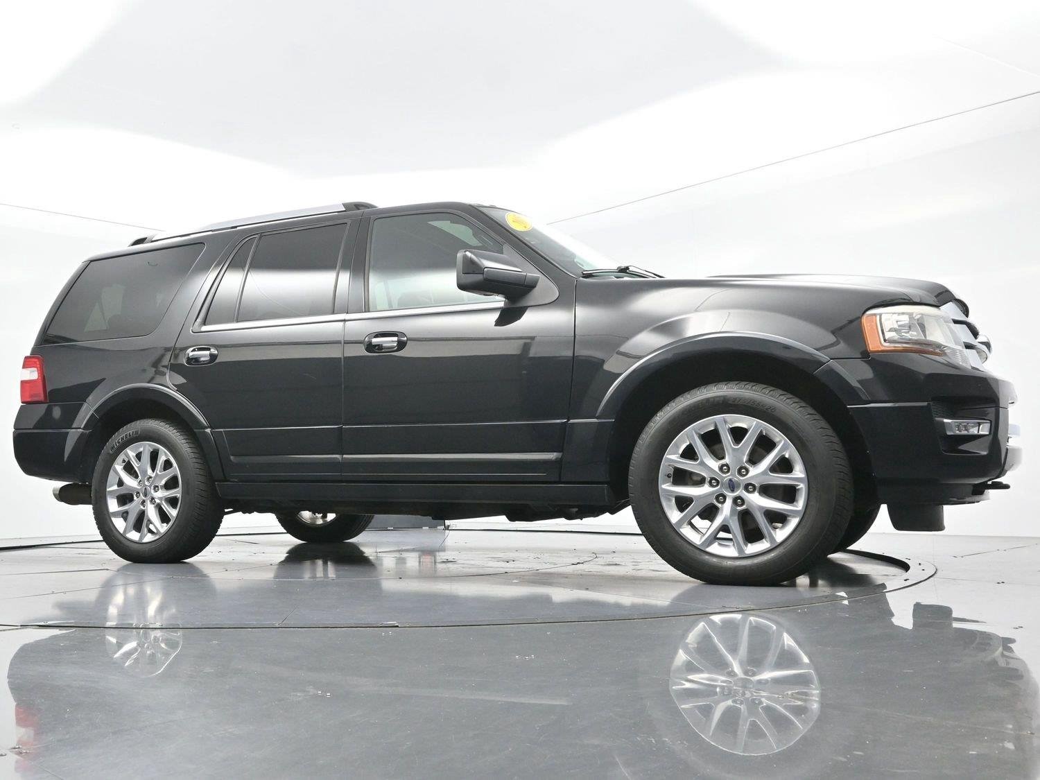 Used 2015 Tuxedo Black Metallic Ford Limited image 53