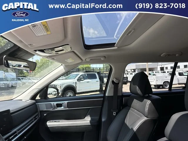 Used 2024 Red Hyundai XRT image 22