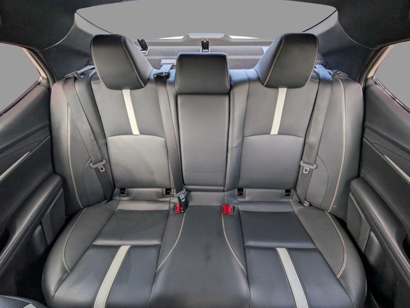 Used 2025 Ice Cap Toyota SE image 31