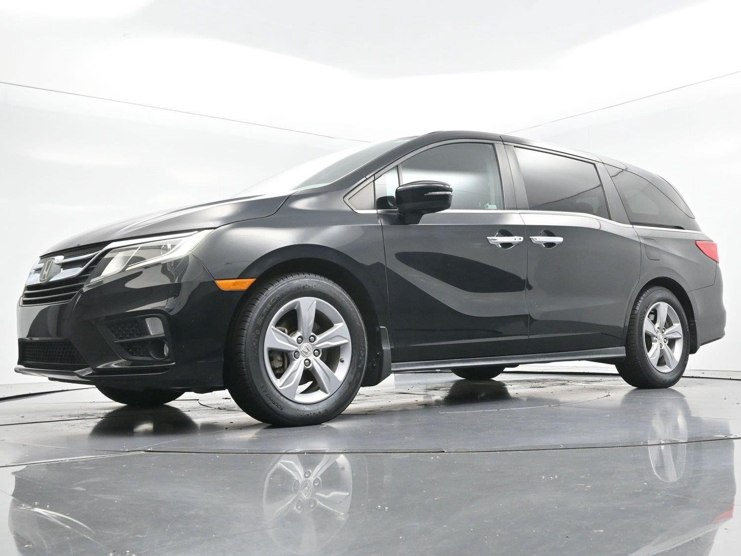 Used 2018 Crystal Black Pearl Honda EX-L image 45