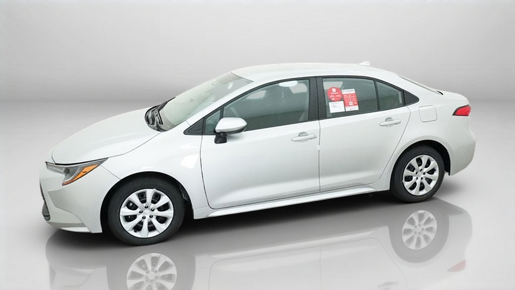 New 2027 Classic Silver Metallic Toyota LE image 33