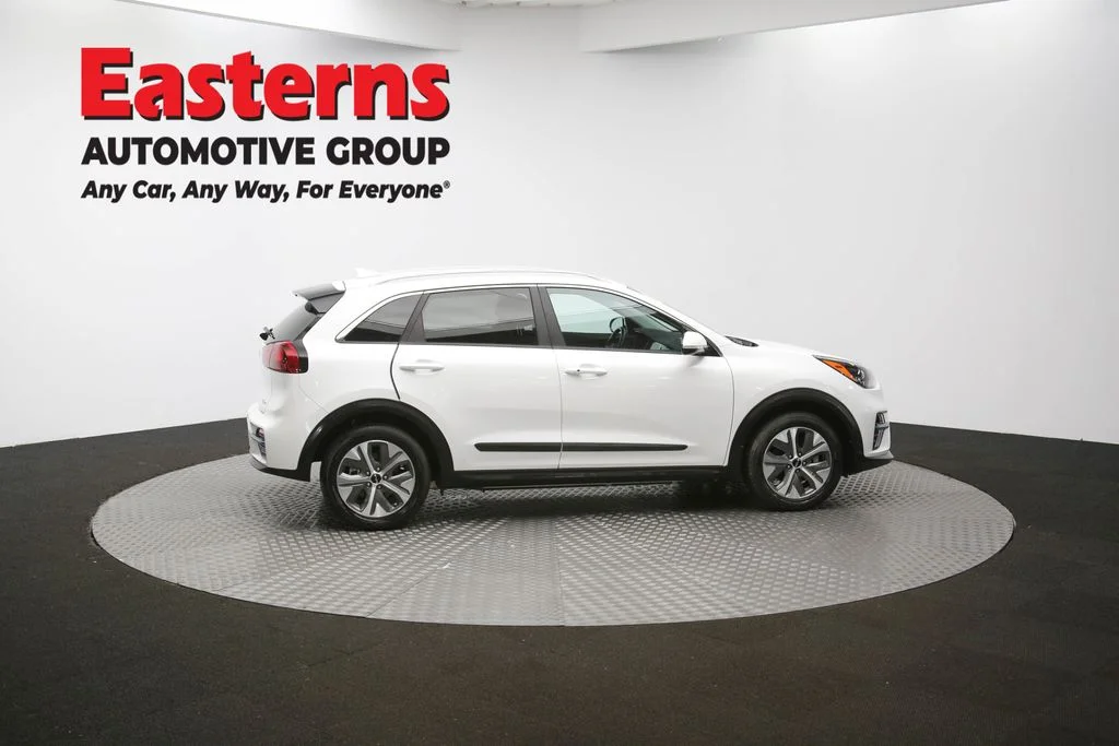 Used 2022 White Kia EX image 46