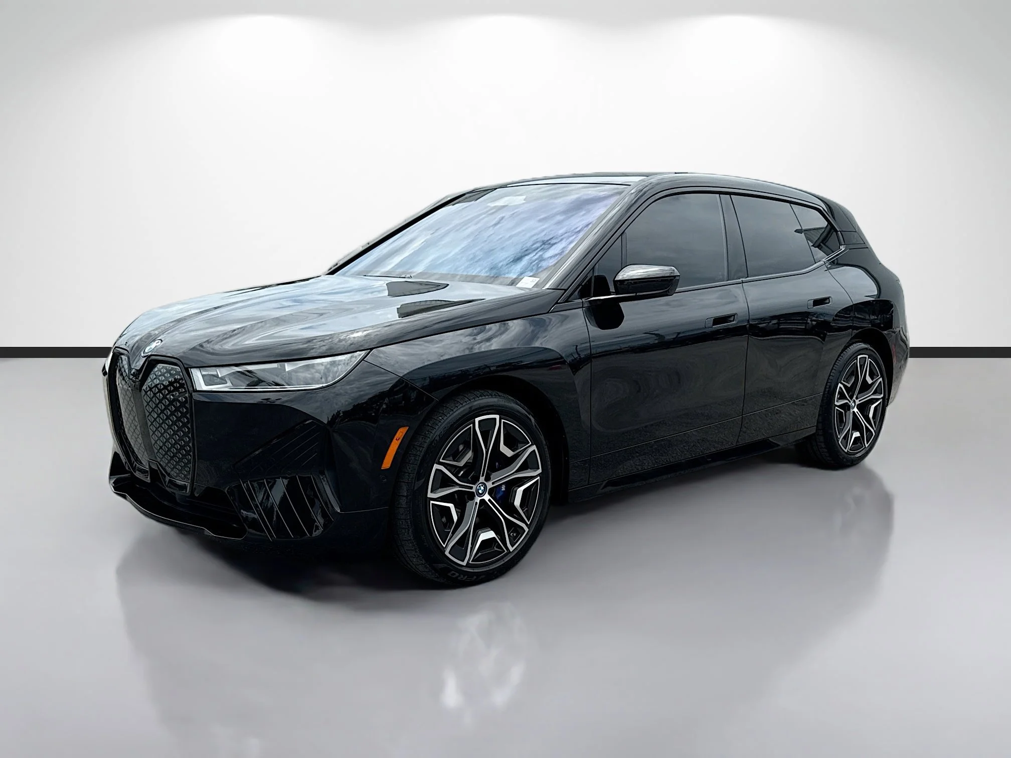 Certified Used 2023 Black Sapphire Metallic BMW M60 image 7