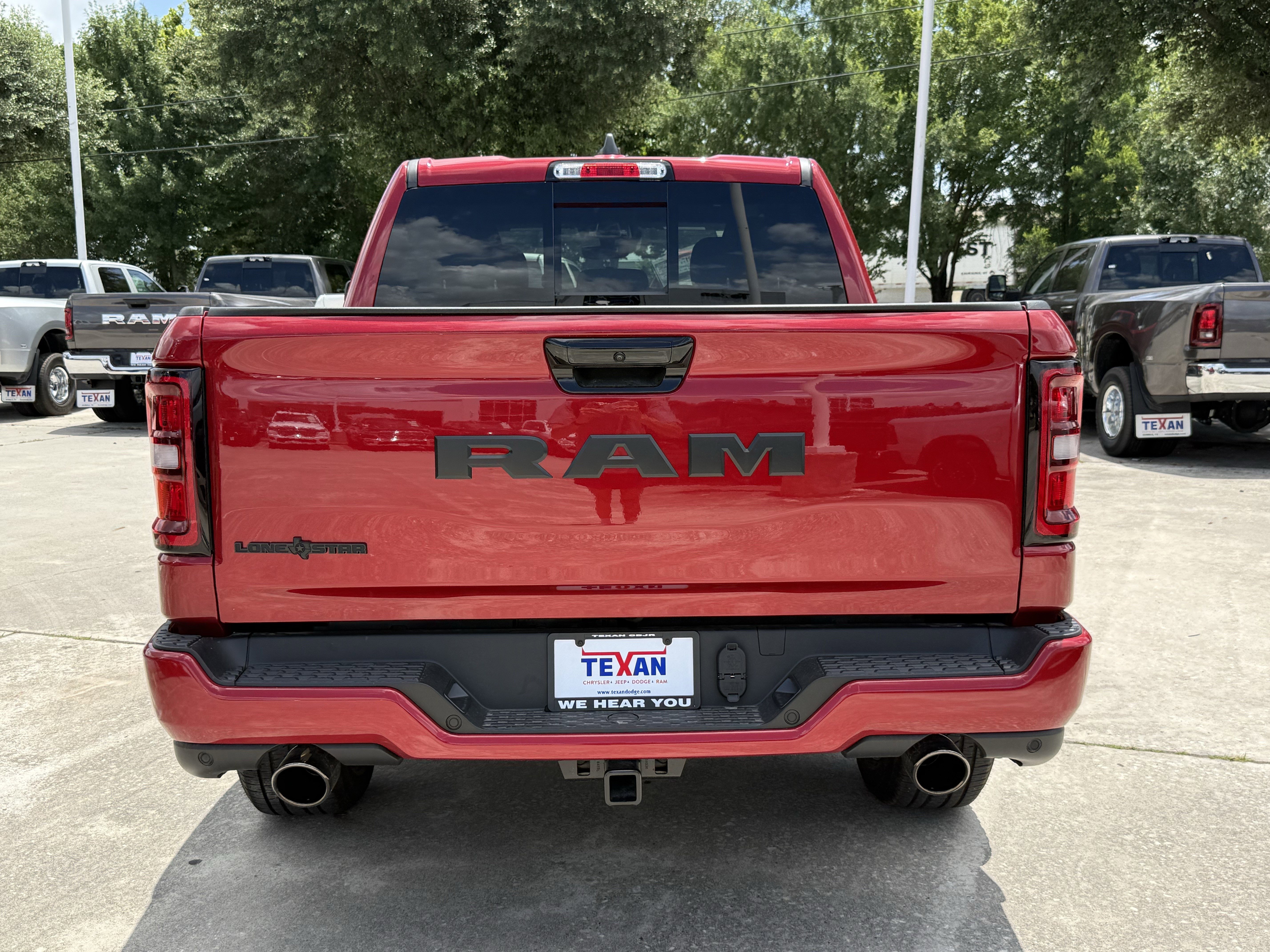 New 2026 Molten Red Pearl-Coat Exterior Paint RAM Lone Star image 5