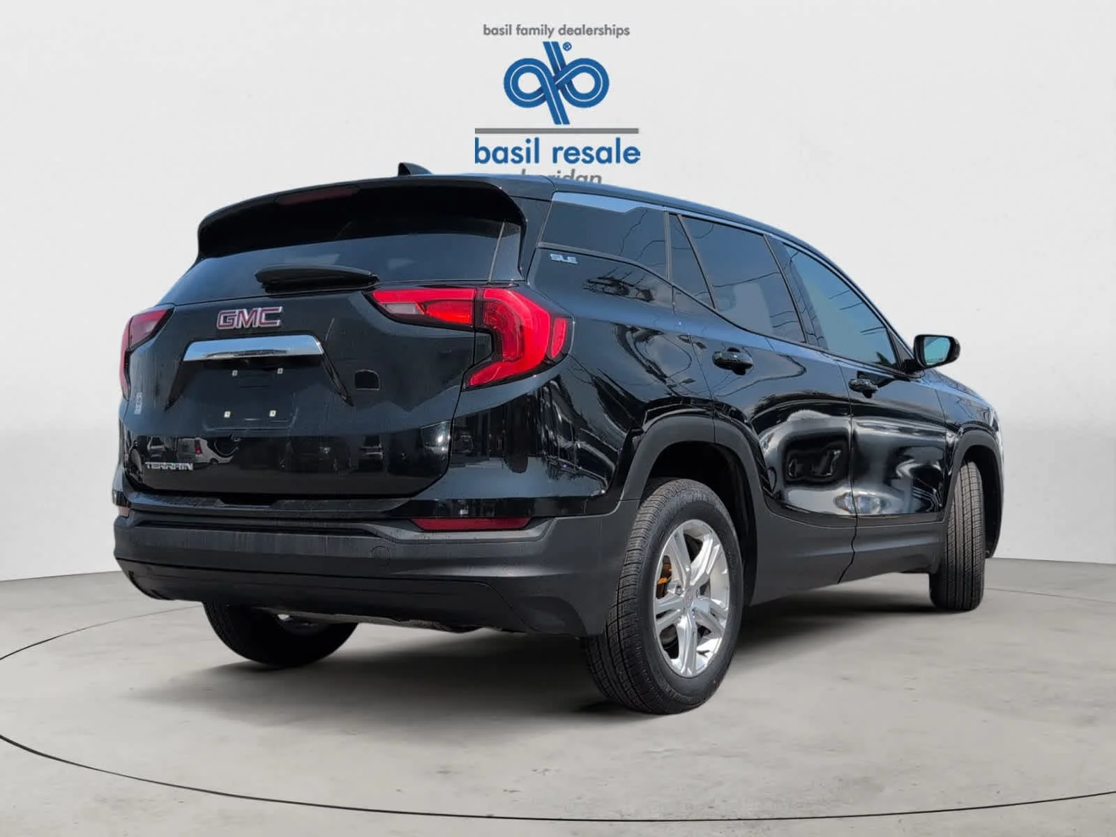 Used 2019 Ebony Twilight Metallic GMC SLE image 6