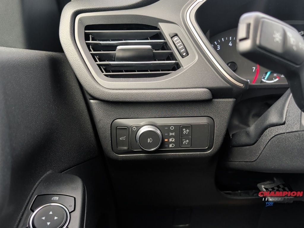 Used 2022 White Ford SEL image 23
