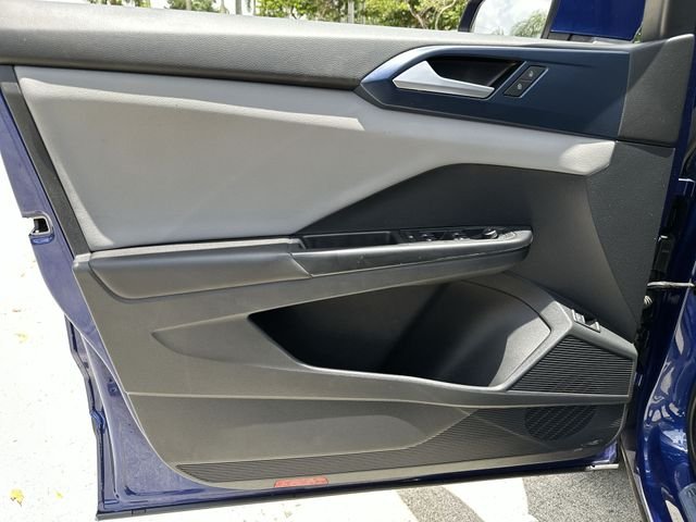 2023 Volkswagen Taos SE - Photo 13