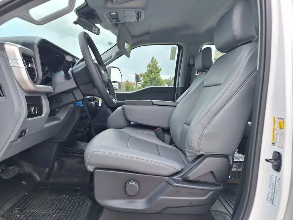 New 2026 Oxford White Ford F-250® XL image 11