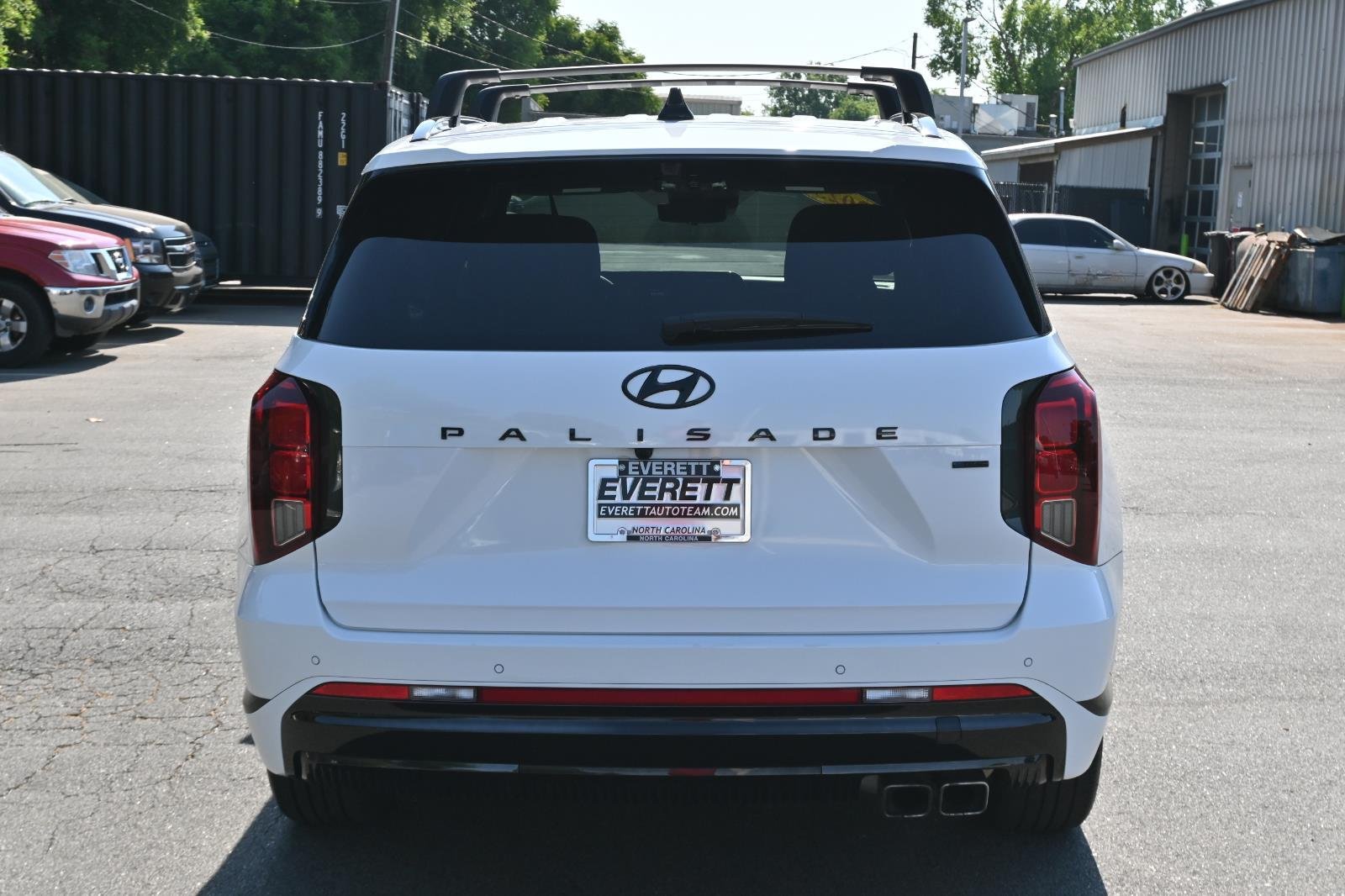 Used 2025 White Hyundai Calligraphy Night Edition image 6