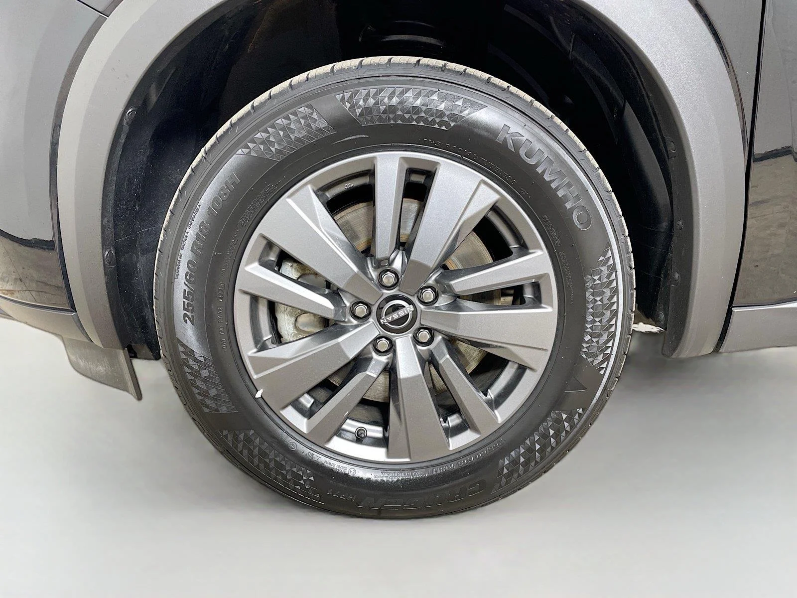 Used 2025 Super Black Nissan SV image 30