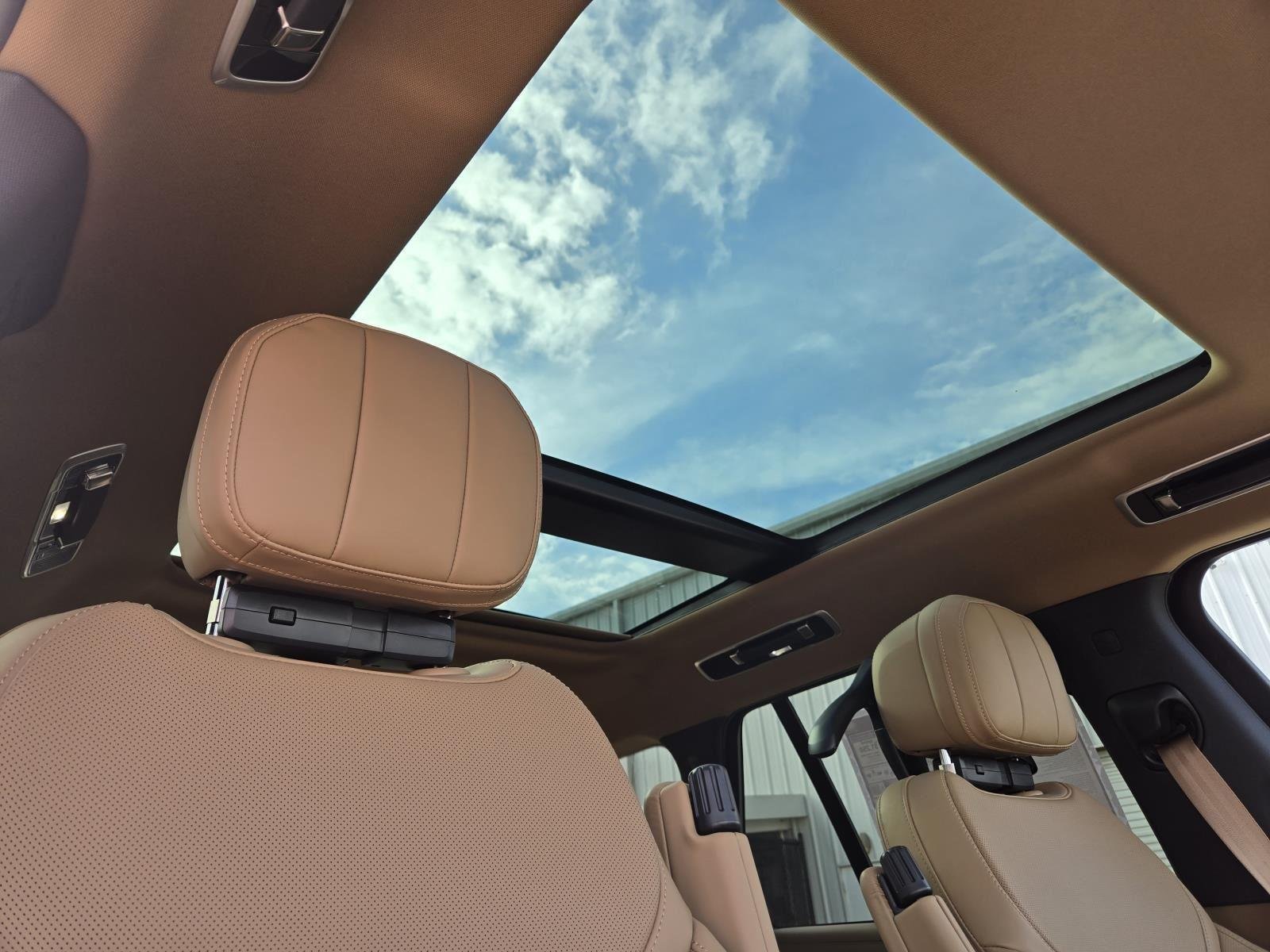 New 2026 Batumi Gold LAND ROVER SE PHEV image 44