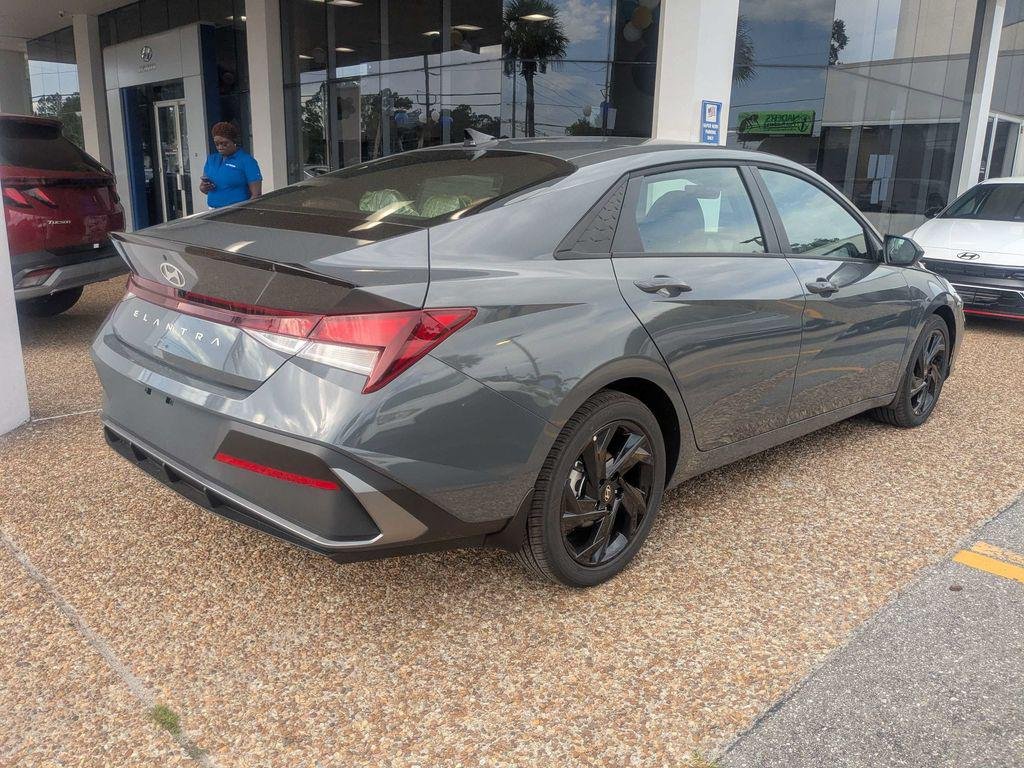 New 2026 Gray Hyundai SEL Sport Plus image 4