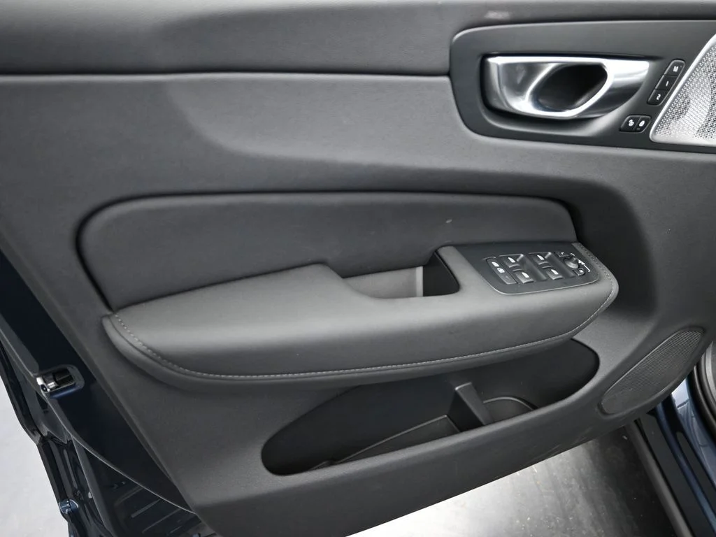 New 2026 Denim Blue Volvo Ultra image 9