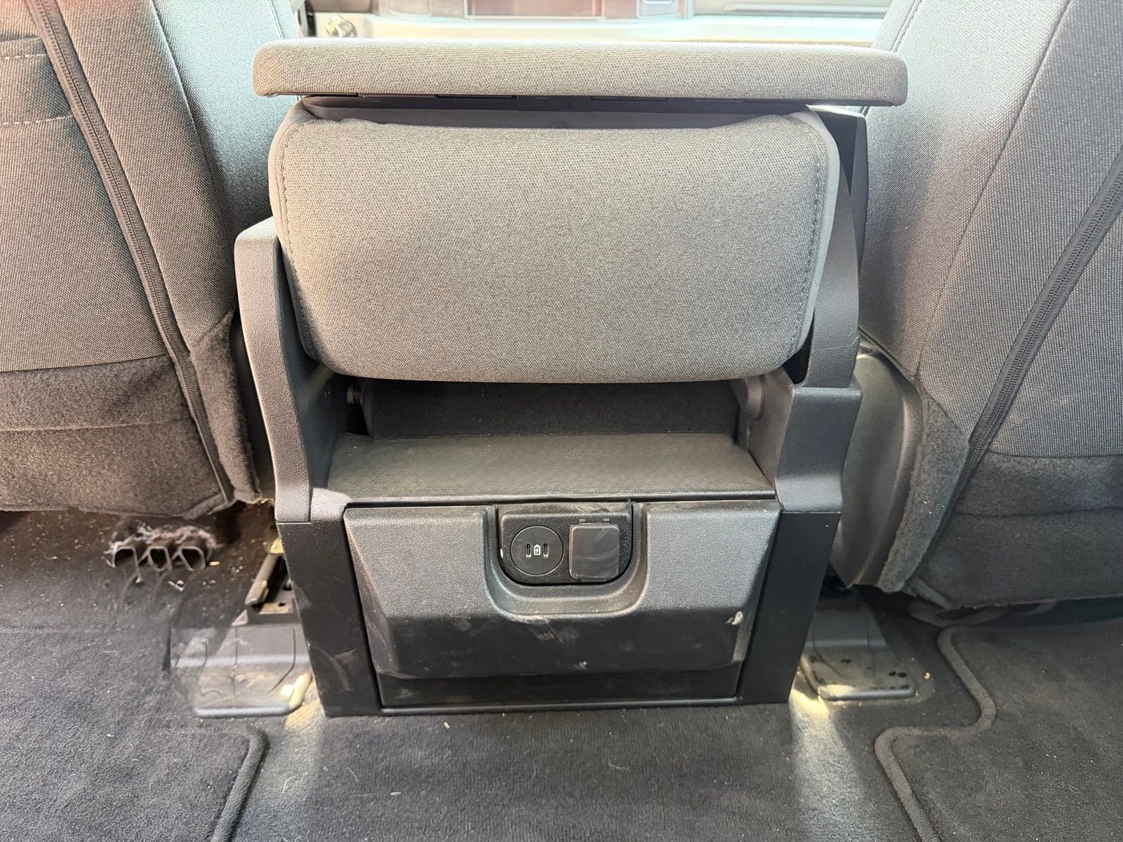Used 2025 Oxford White Ford XLT image 13