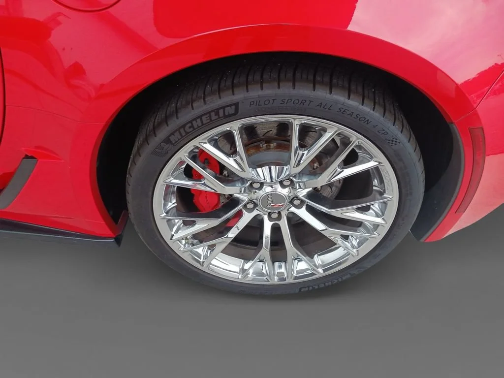 Used 2015 TORCH RED Chevrolet Z06 2LZ image 8