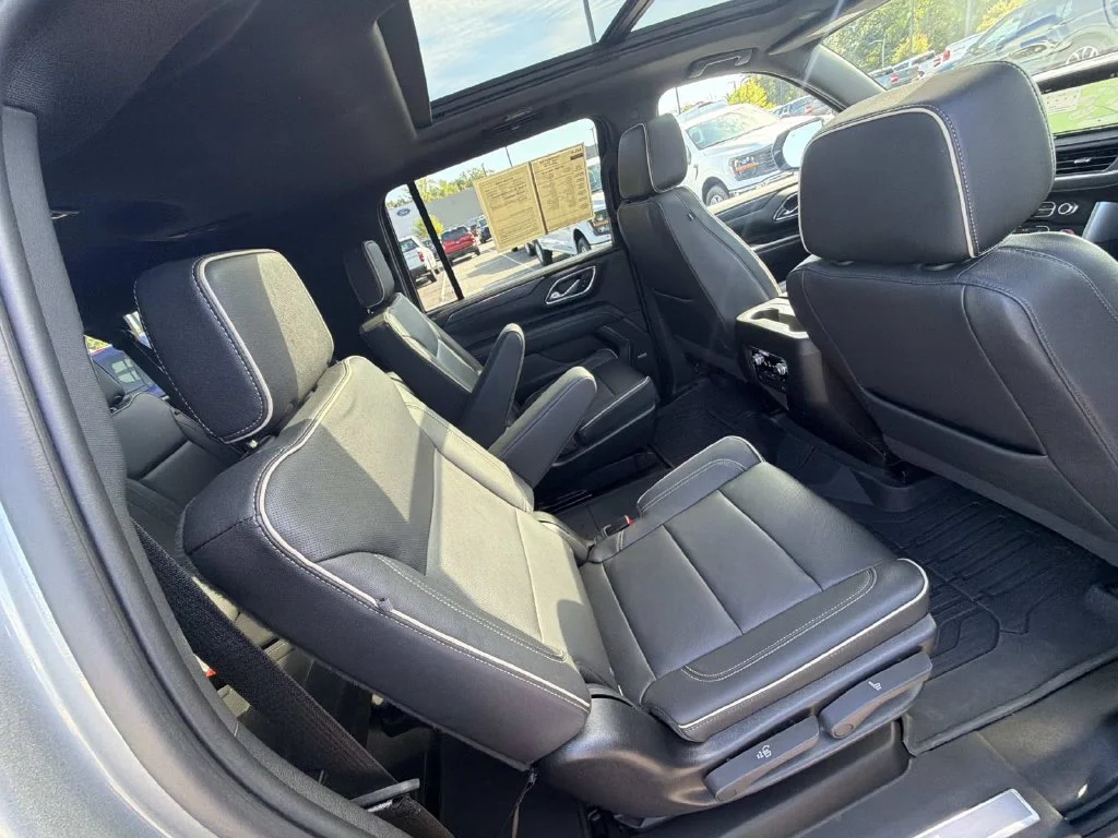 Used 2023 Silver GMC SLT image 30