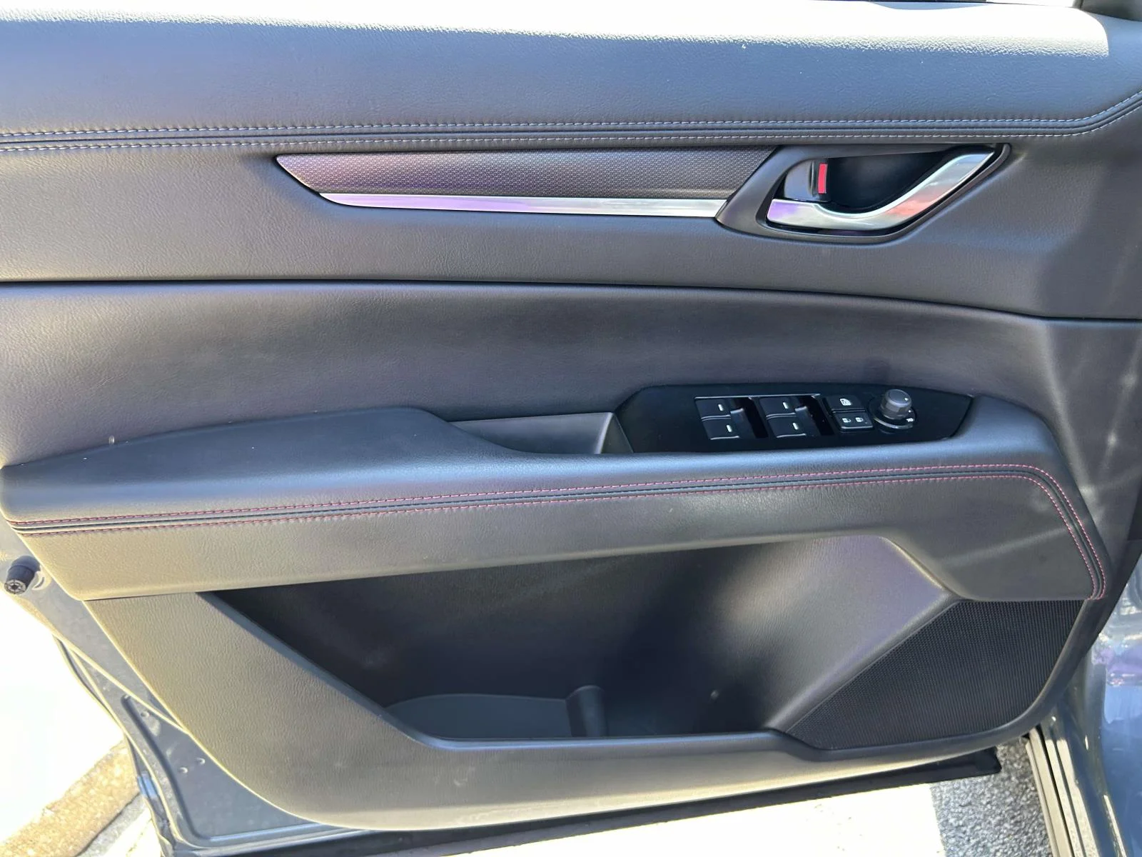 Used 2022 Gray Mazda 2.5 S Carbon Edition AWD image 12
