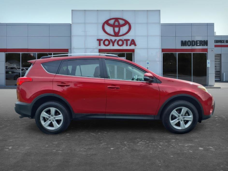 Used 2014 Barcelona Red Metallic Toyota XLE image 7