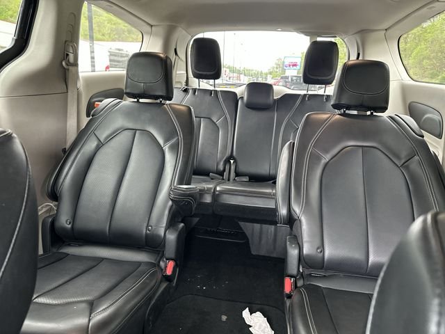Used 2024 Black Chrysler Touring L image 27