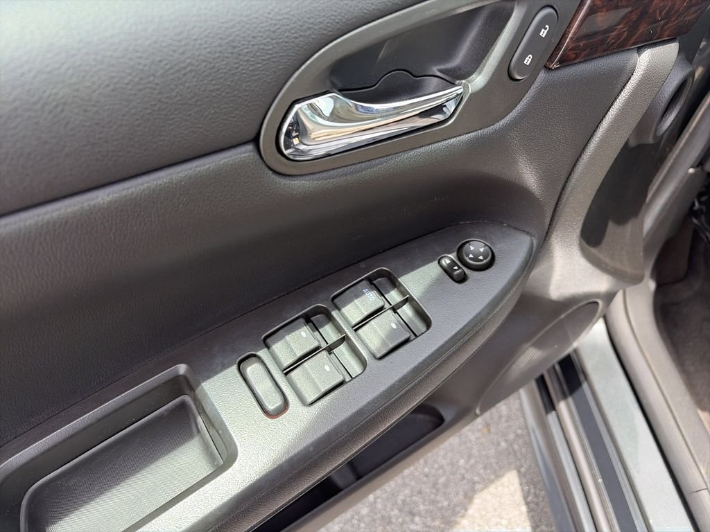 Used 2013 Gray Chevrolet LT image 19
