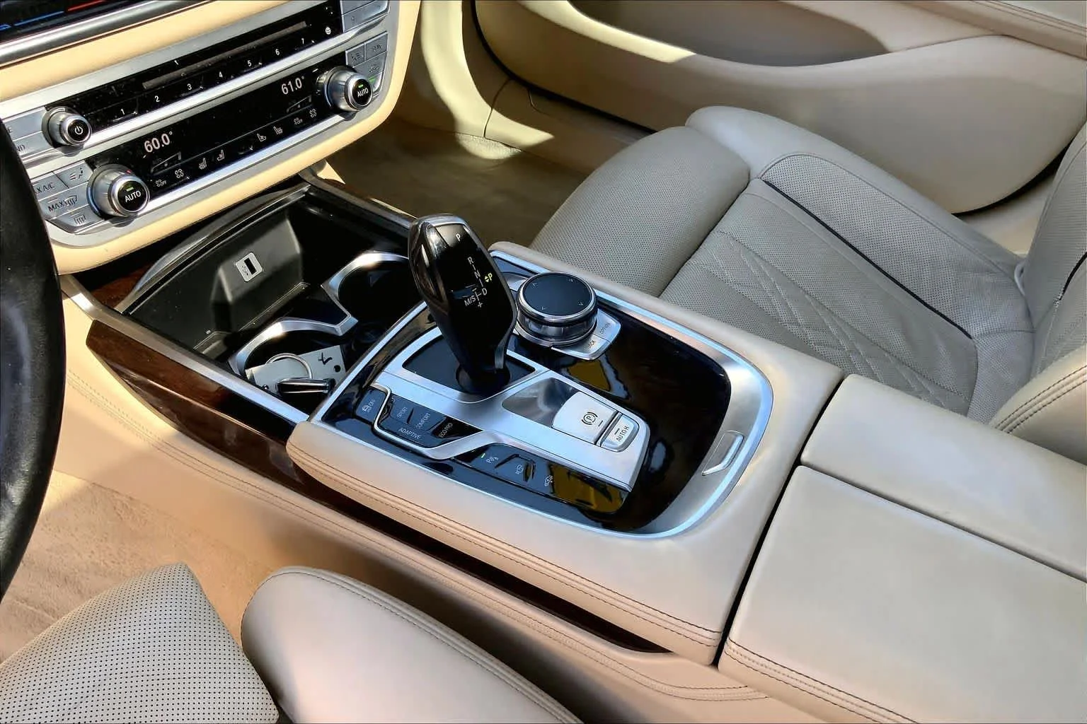 Used 2016 Imperial Blue Metallic BMW 750i xDrive image 17