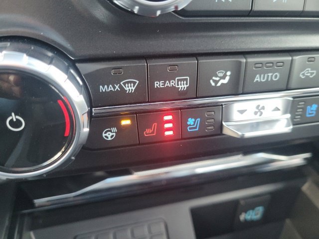 New 2027 Gray Metallic Ford Lariat image 15